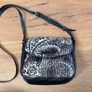 Vera Bradley summer sparkle crossbody bag/Midnight Sparkle w/adjustable strap.